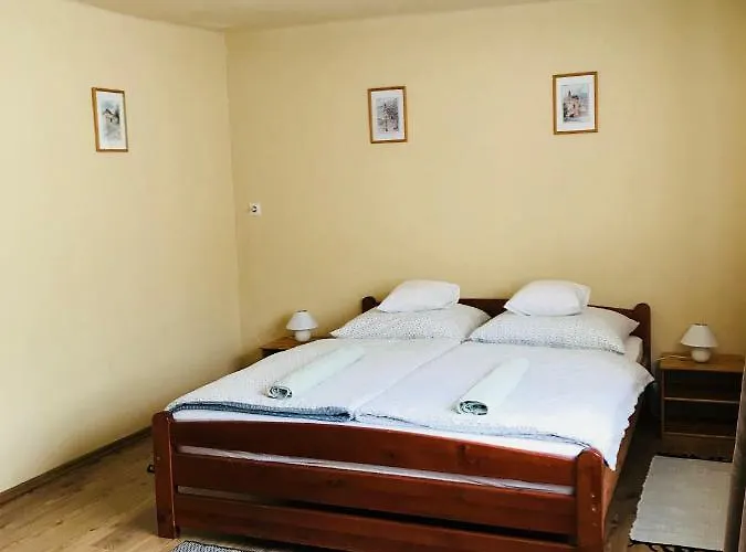 Fejedelem Vendeghaz Апартаменти