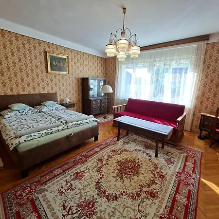 Apartment Fejedelem Vendeghaz *